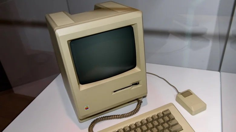   Компьютер Apple Macintosh 1984 года. Источник изображения: slashgear.com