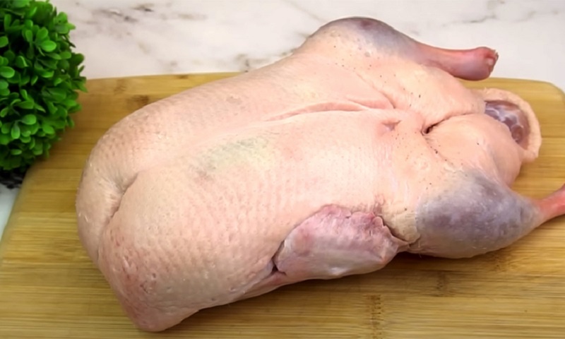 Готовим домашнее мясо под прессом: натуральная альтернатива магазинной колбасе и закуска для праздничного стола