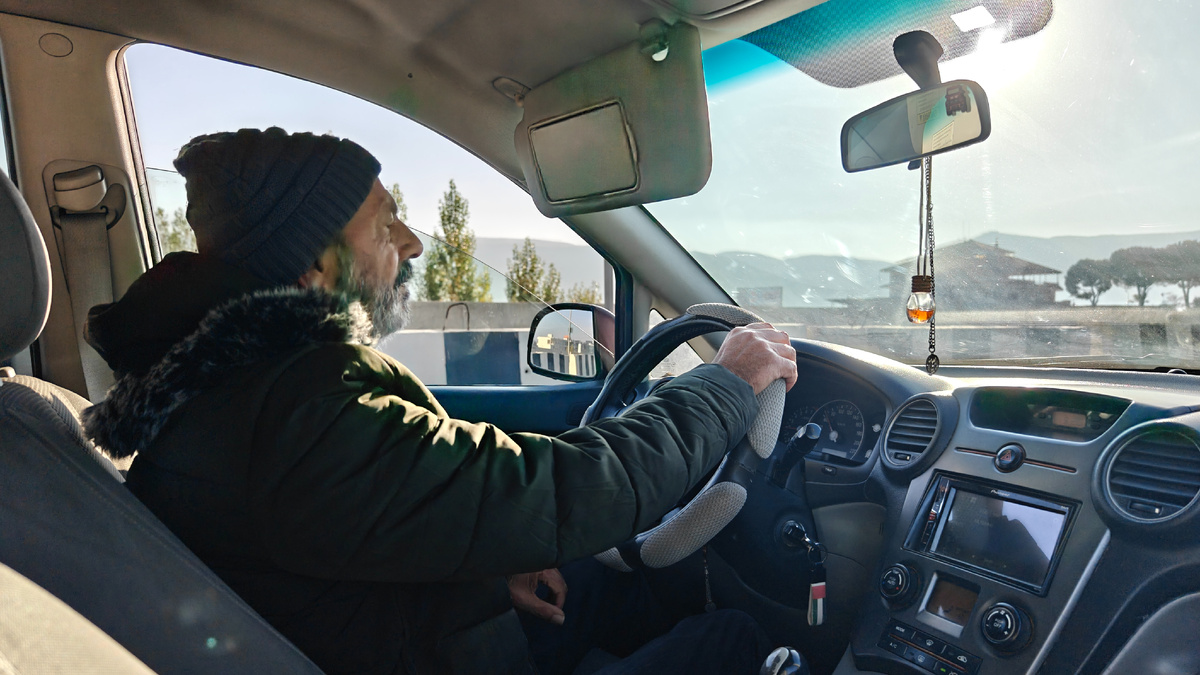 Мне казалось нас везет Эрнест Хемингуэй или Жак Ив Кусто))))