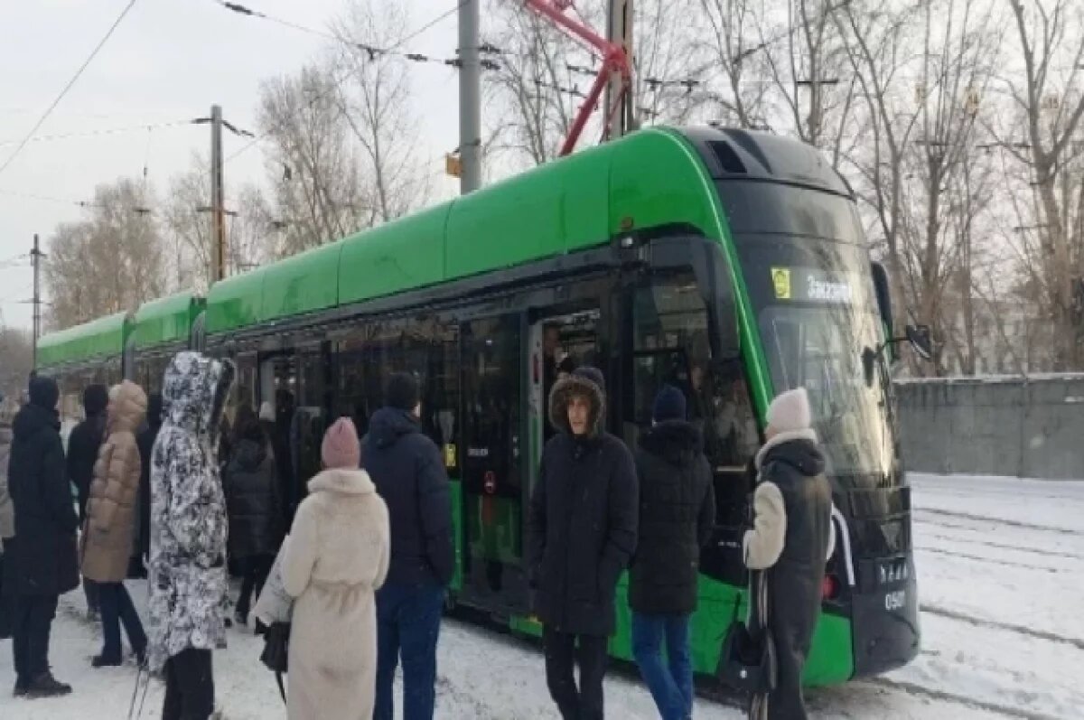    В Челябинск доставили первые вагоны для метротрама