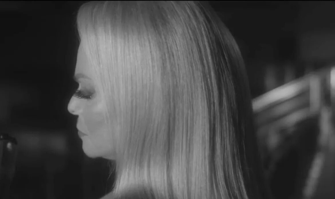    Фото: скриншот видео с YouTube-канала "Лариса Долина"