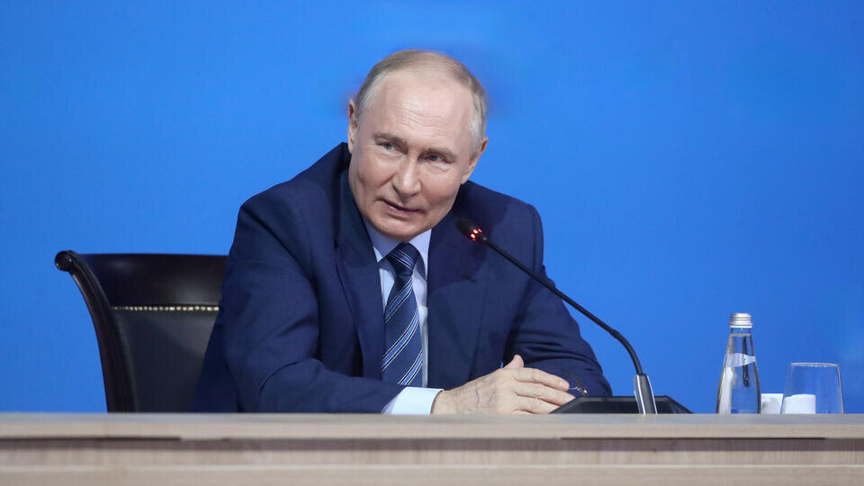     Европейские СМИ не смогли перевести слово "подсвинки" из речи Путина ИЗВЕСТИЯ/Андрей Эрштрем