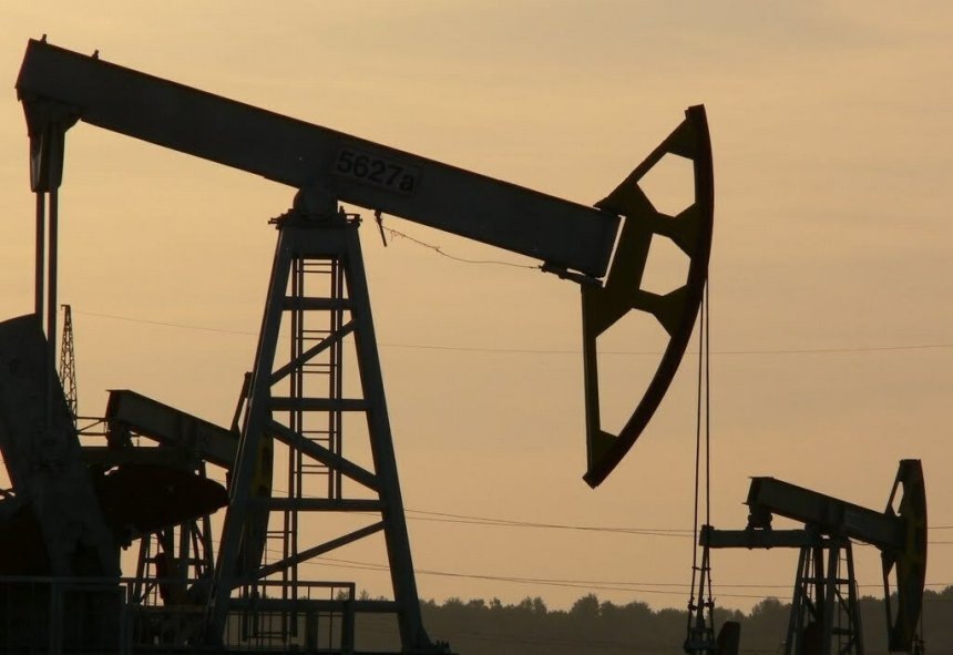 нефть качают