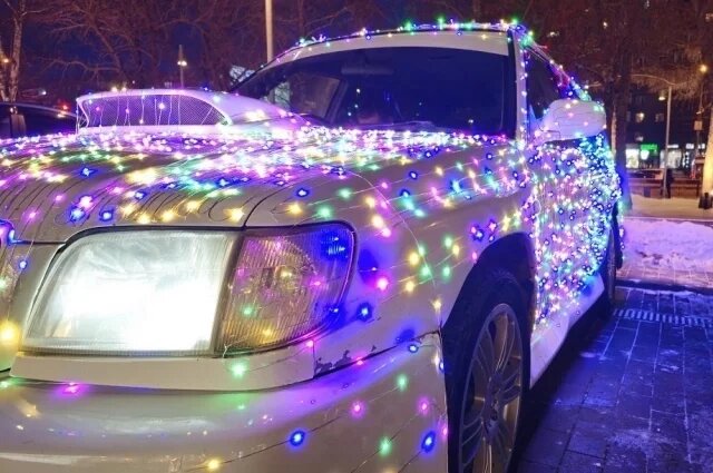    Можно ли украшать автомобиль гирляндой?