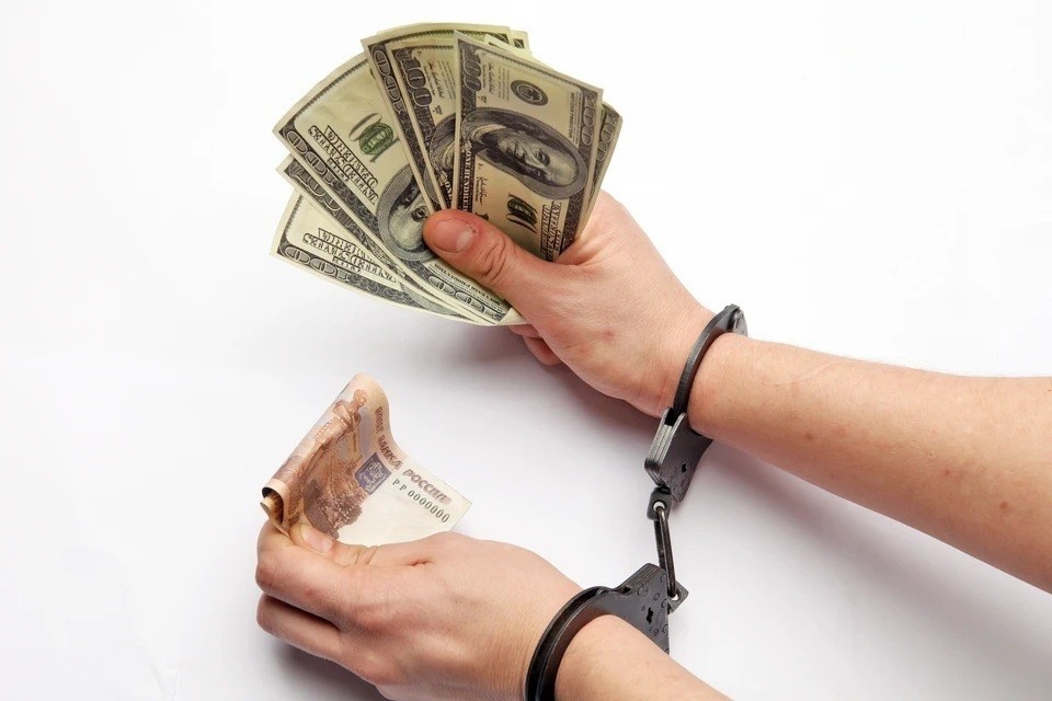    В России закрылись 30 тысяч компаний и ИП за год: на это повлиял один закон Дмитрий АХМАДУЛЛИН