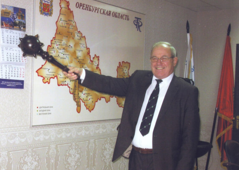   В Оренбуржье чествуют почётного гражданина области Александра Костенюка Алла Черкесатова
