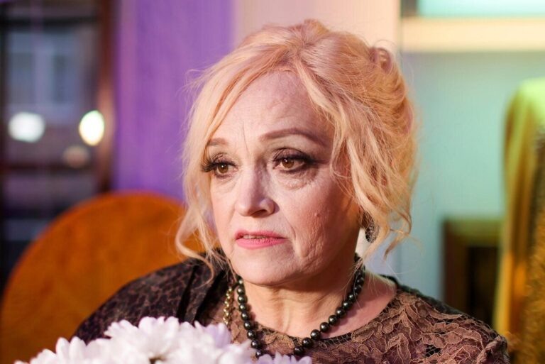 Когда зал не отпускает: Надежда Кадышева и её слезы счастья на Первом канале