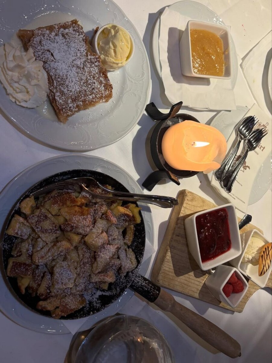    Дочь Александра Малинина отдыхает с родителями в австрийских Альпах. Источник: @ustinya_malinina_official*