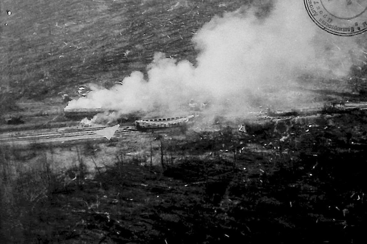 Фото из свободных источников. Место крушения.