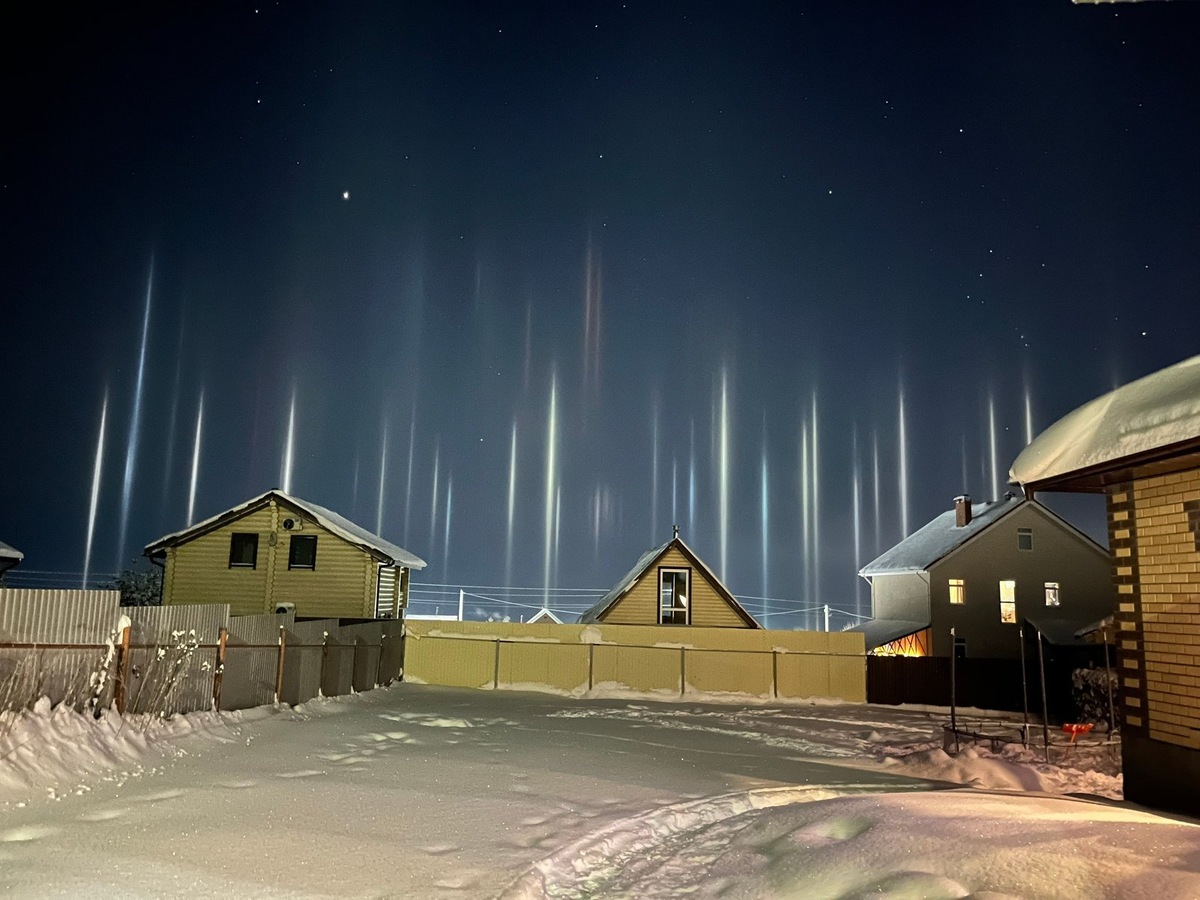    Фото световых столбов