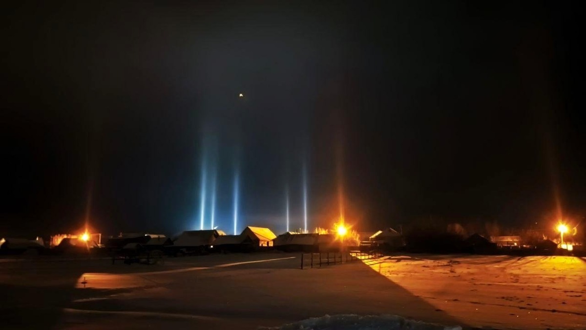    Фото световых столбов