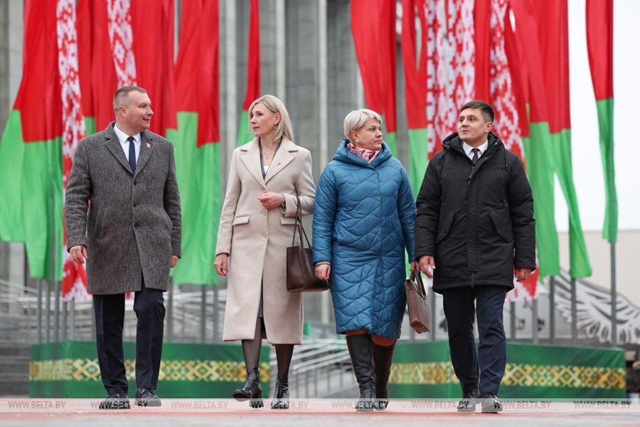     Курс на будущее Беларуси: чего ждут белорусы от второго заседания ВНС