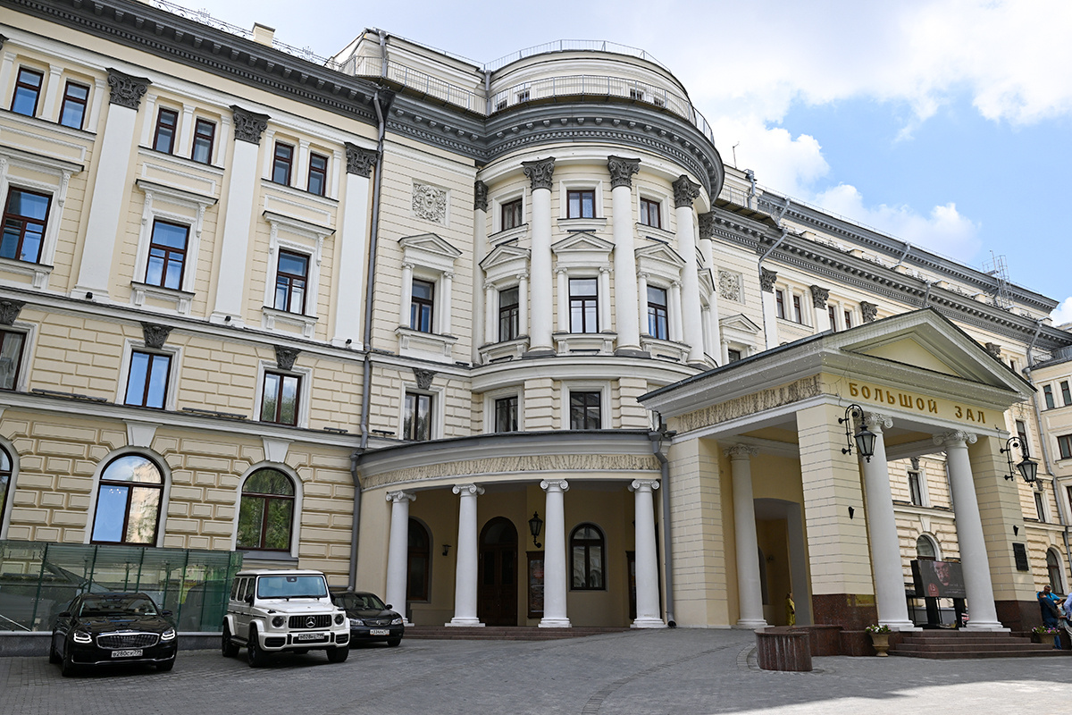 Большой зал Московской консерватории (С) Сергей Пятаков / Sputnik