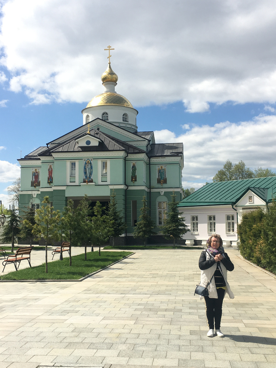 На территории монастыря