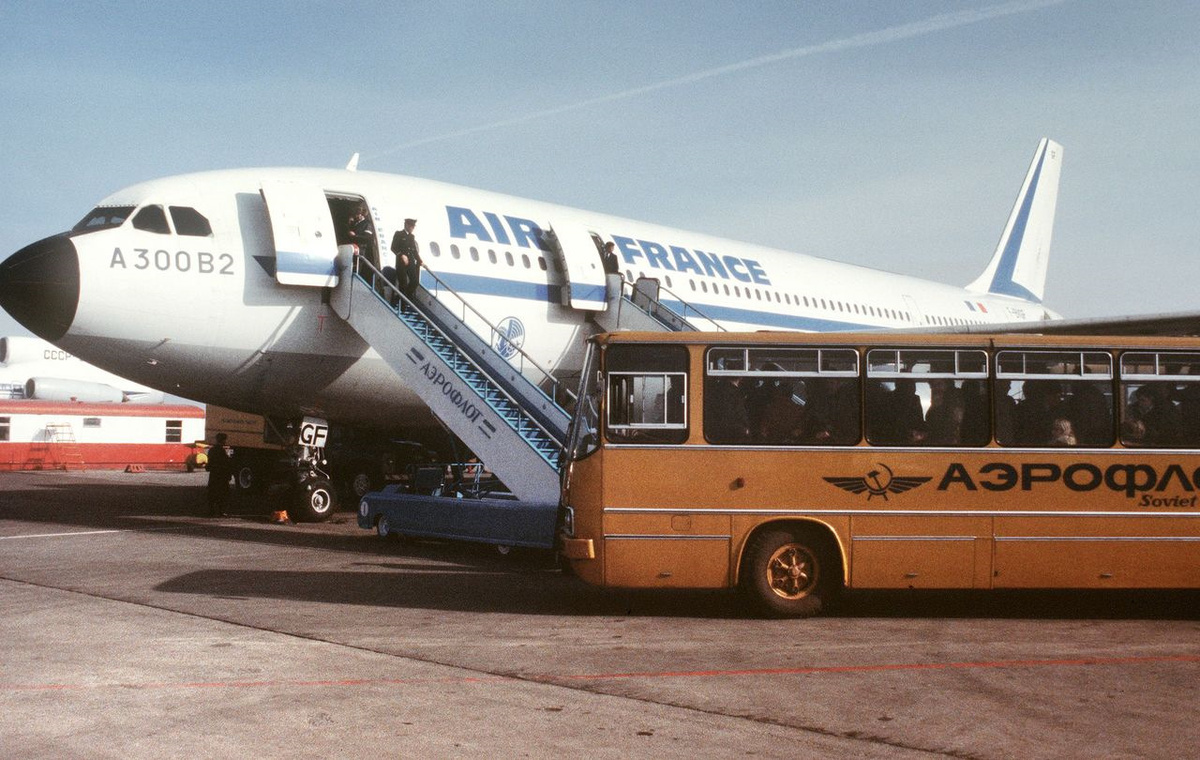 Первый Аэробус А300 авиакомпании Air France F-BVGF в аэропорту Шереметьево, 4 апреля 1978 года
