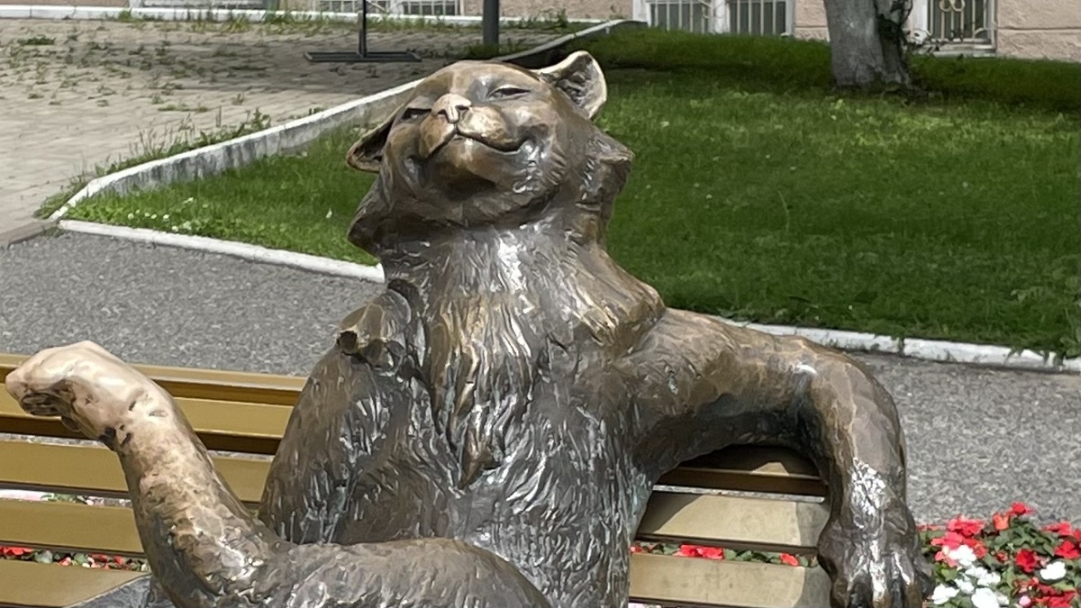 Йошкар-Ола. Один из символов города и туристический бренд - Йошкин Кот. Фото Natalya Dolidenok