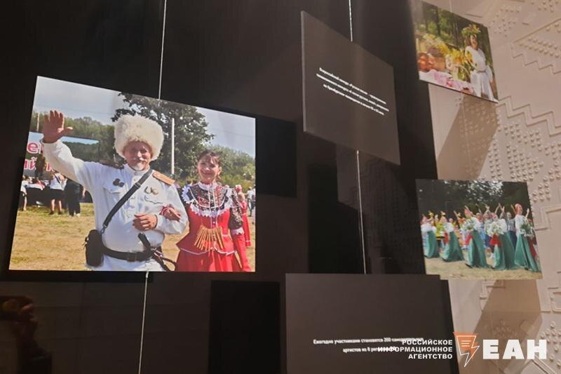    @ ЕАН / В коридоре здания