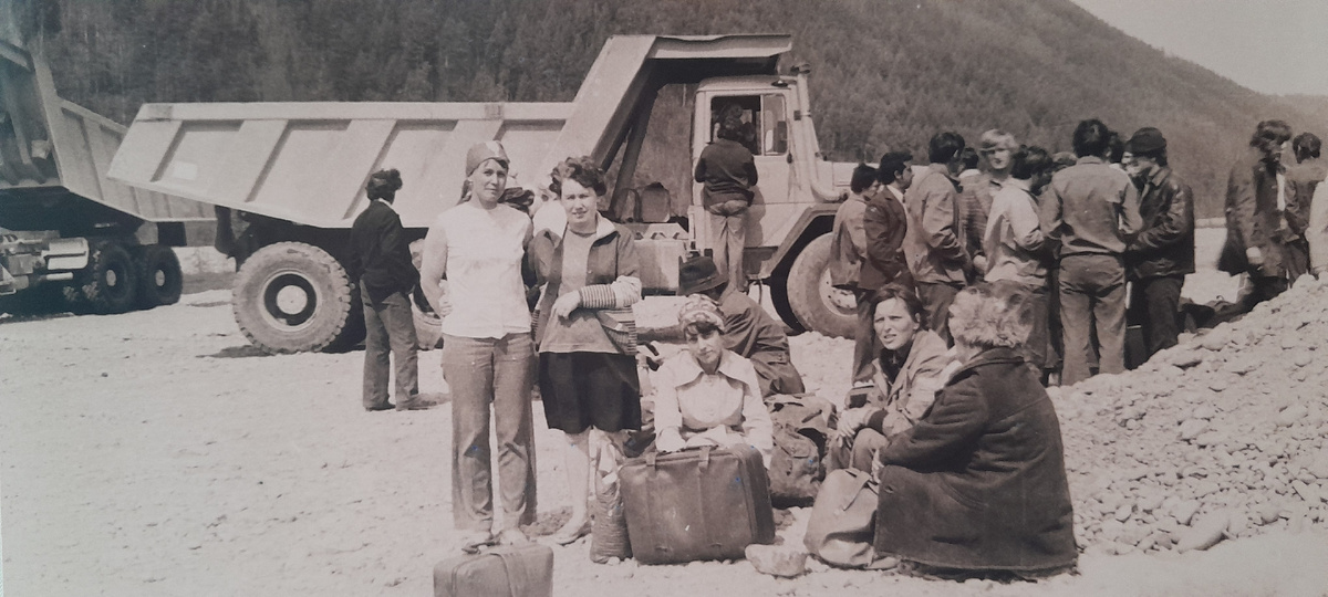 Ждём отправки на новое место работы. 