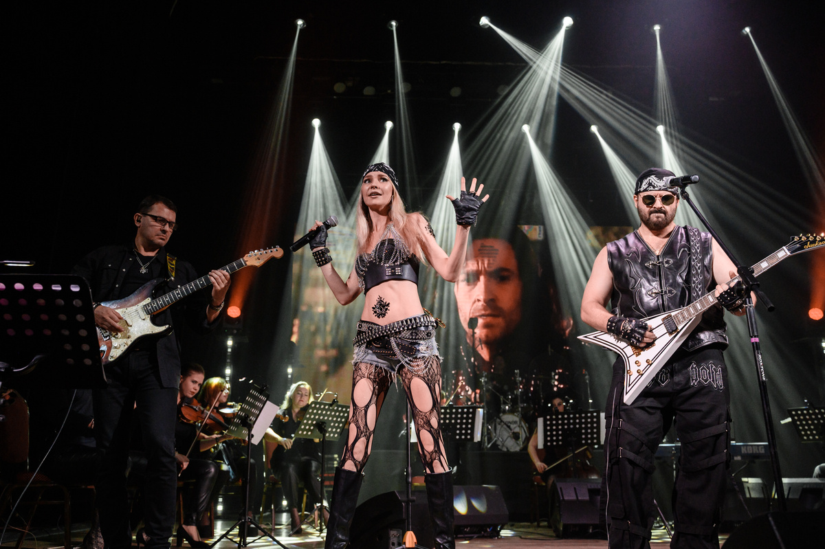 Певица Akvatoriya & ACO-Avatar Cinematic Orchestra