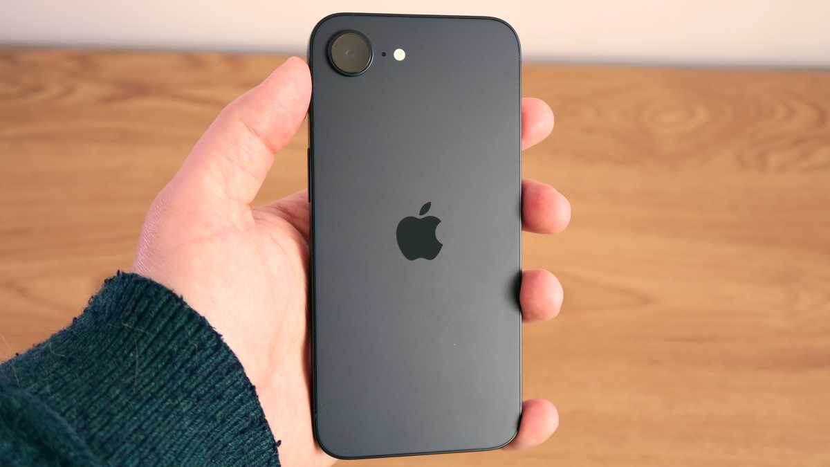 Внешний вид задней панели iPhone 16