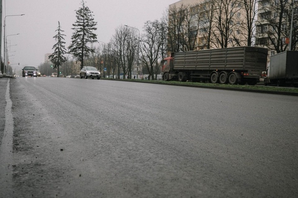    В Мариуполе приступили к ремонту дорог по плану 2026 года. Фото: ТГ/Кольцов