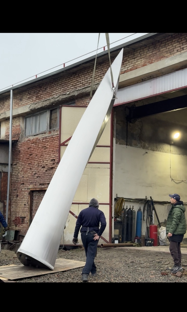 Стелла высотой 7м от российского производителя BAYUTOV