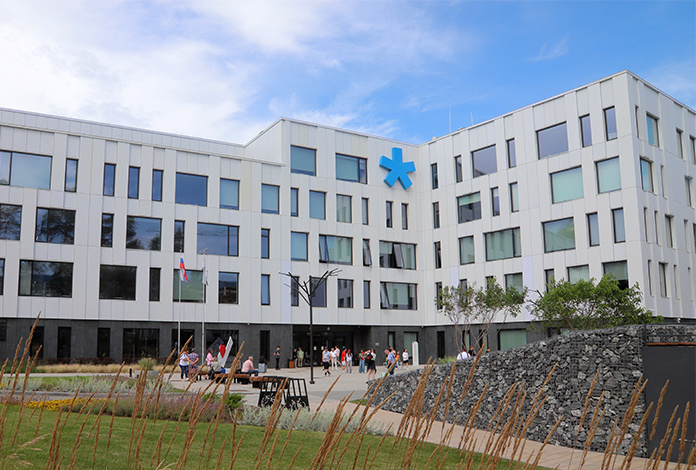    Здание СУНЦ НГУ. Фото из архива «Континента Сибирь»