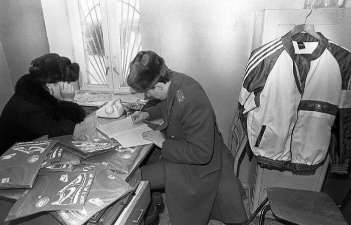 Незаконная коммерческая деятельность жестоко каралась в СССР, но желающих зарабатывать нелегально не становилось меньше