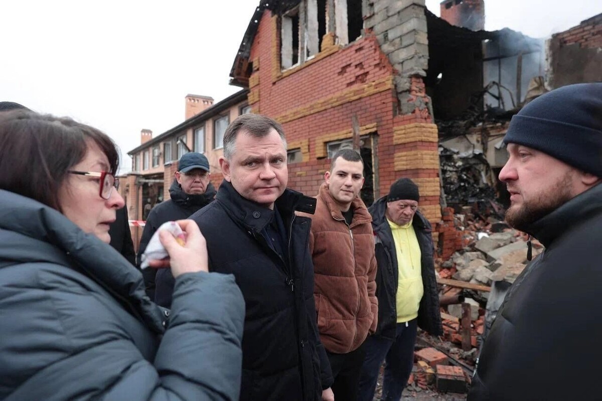    Губернатор Слюсарь опубликовал кадры последствий атаки БПЛА на Батайск   Юрий Слюсарь / Тг-канал Юрия Слюсаря