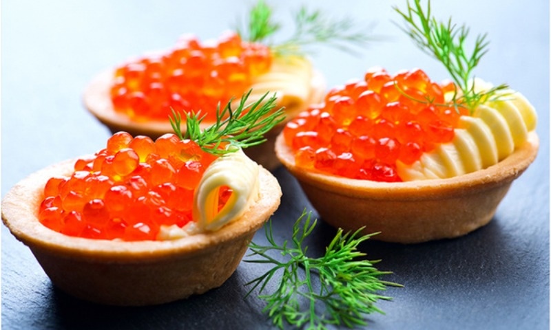 Тарталетки с красной икрой