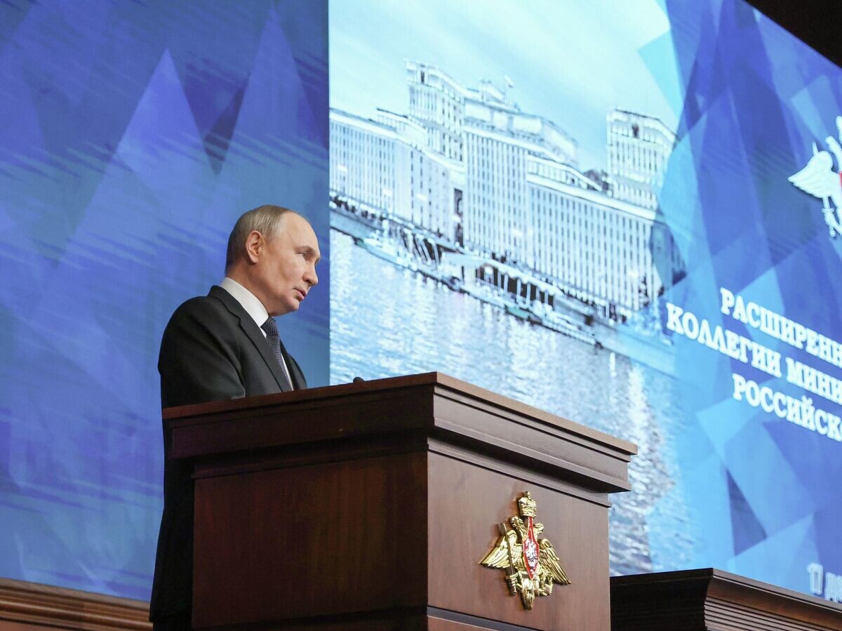    Президент России Владимир Путин выступает на расширенном заседании коллегии Министерства обороны Российской Федерации | © РИА Новости / POOL