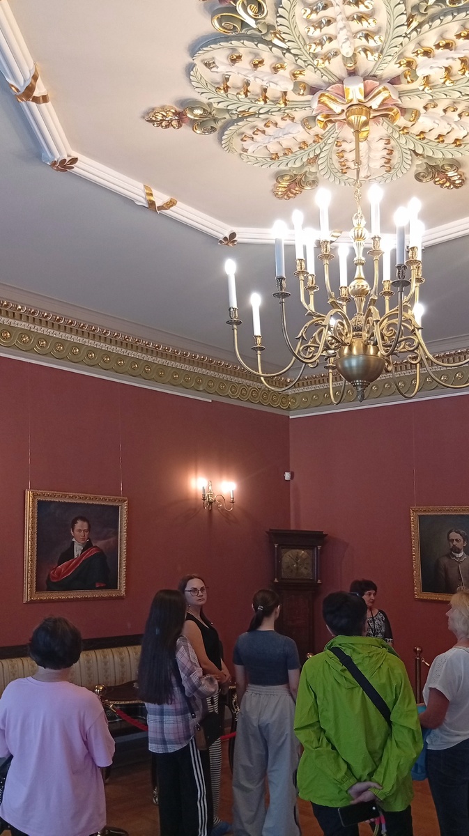 Вестибюль. Фото из личного архива автора.