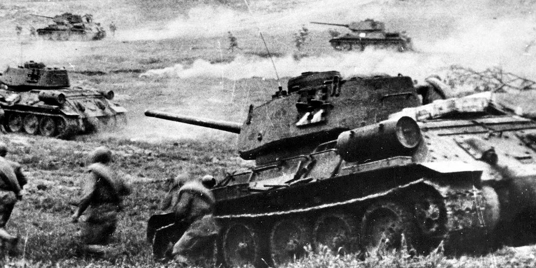 Танки шли так плотно, что можно было перепрыгнуть с башни на башню: секретный маневр Ротмистрова, который сломал хребет СС