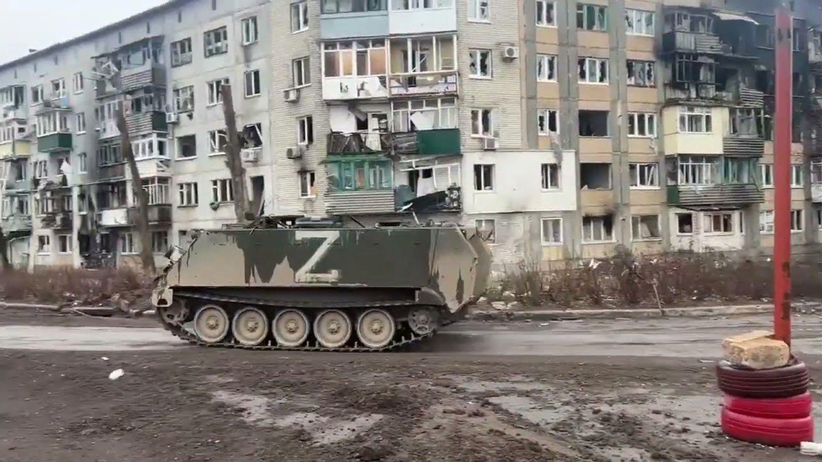 На фотографии: американский бронетранспортёр M113 в российском городе. Источник фото: https://dzen.ru/a/ZRW73A7JIl5NT9NP