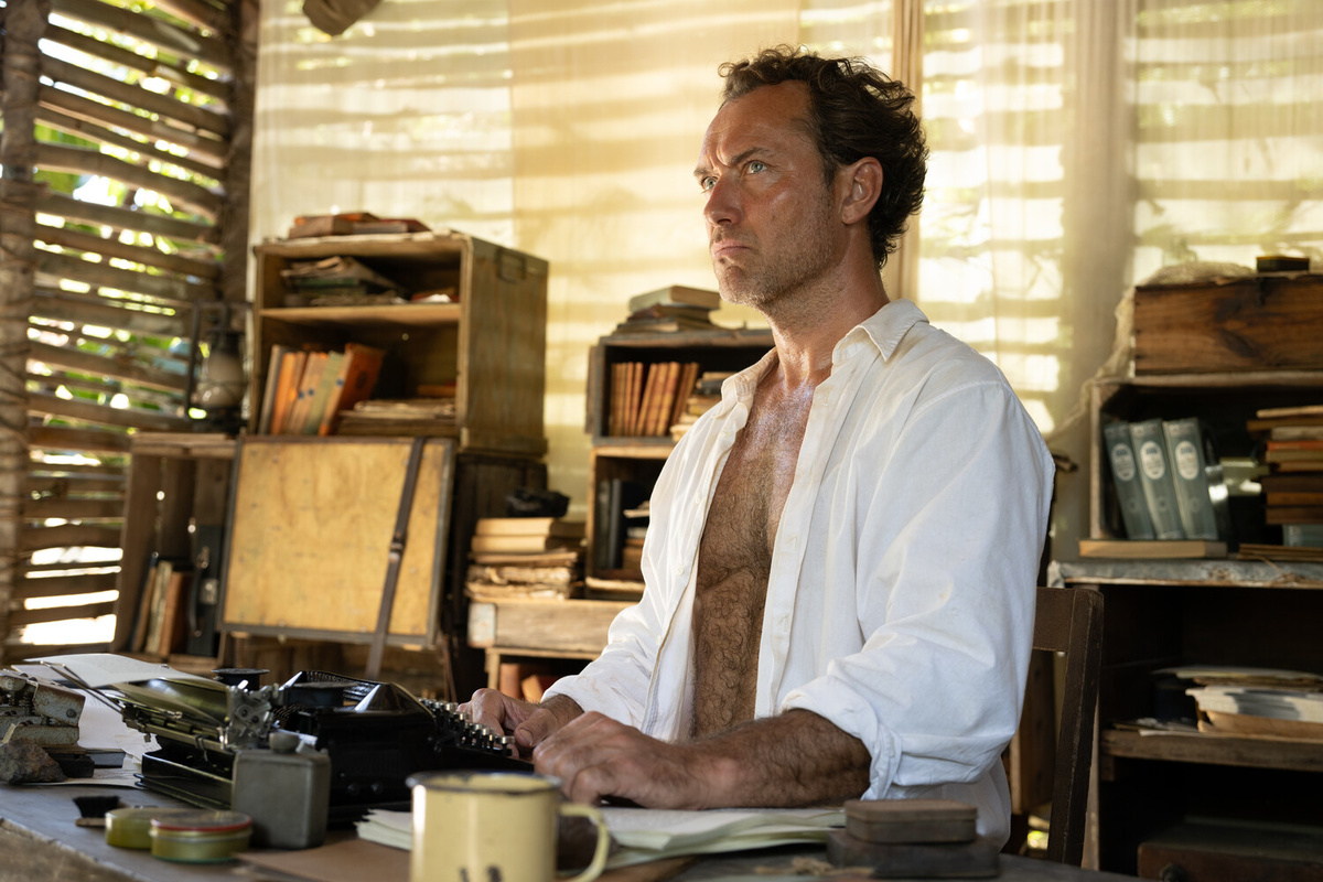 Кадр из фильма. Джуд Лоу в роли аборигена острова Флориан - странного доктора Фридриха Риттера