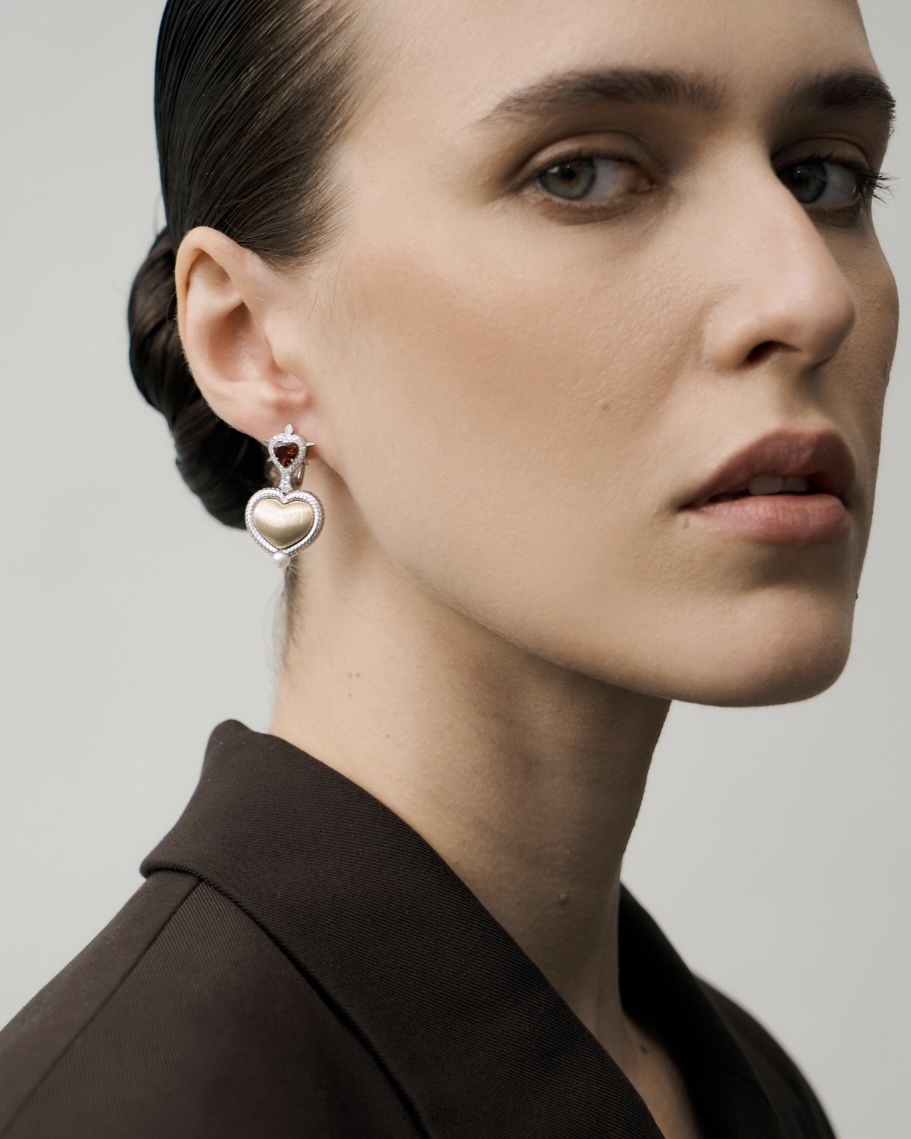 Cерьги из золота с бриллиантами, гранатами и культивированным жемчугом COBRA JEWELRY арт. 76565