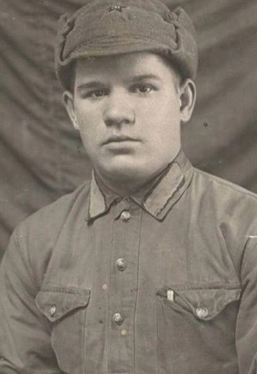 Михаил Пуговкин: 17-летний артист на линии огня