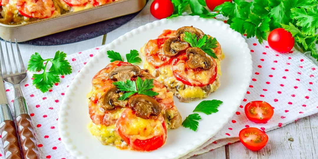 Мясо по-французски с сыром и грибами: сочное праздничное горячее