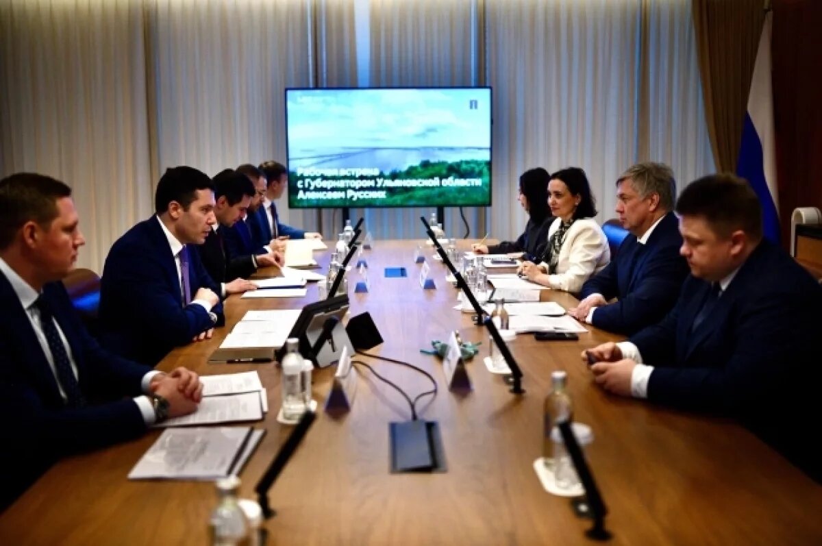    Русских и глава Минпромторга РФ обсудили развитие промышленности региона