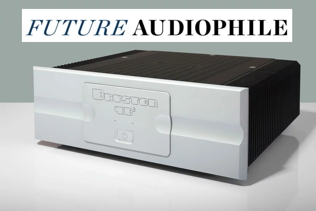 Bryston 4B Cubed предназначен для установки в профессиональный аудио-рэк или в более традиционный аудиофильскую стойку (как в этом примере).