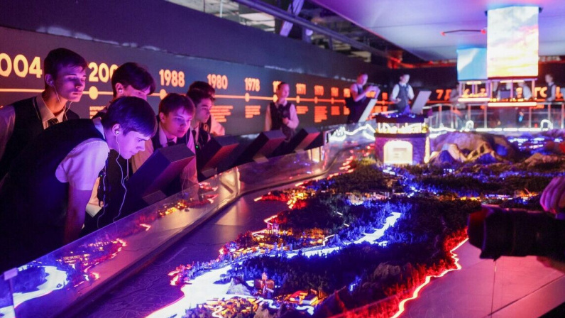 Первые посетители Красноярского филиала  Национального центра «Россия». 