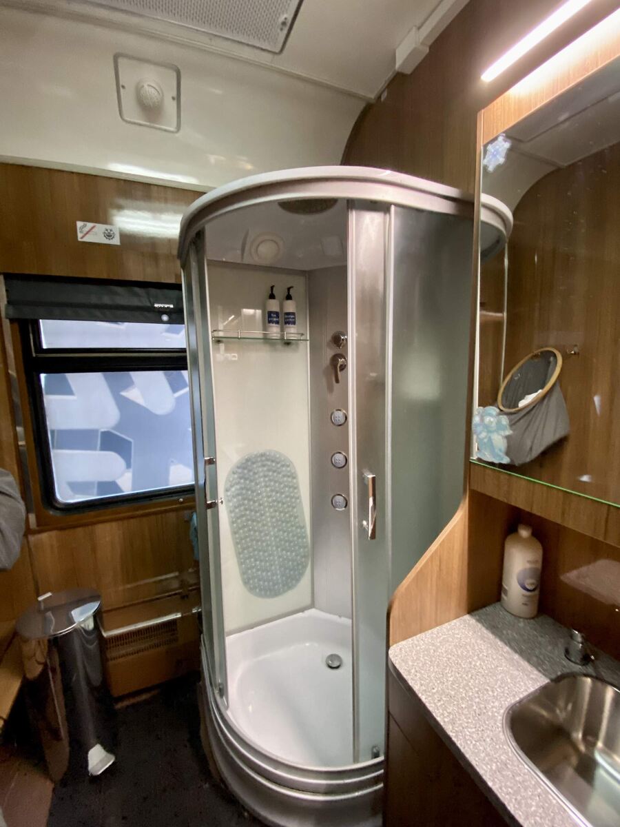 листайте карусель