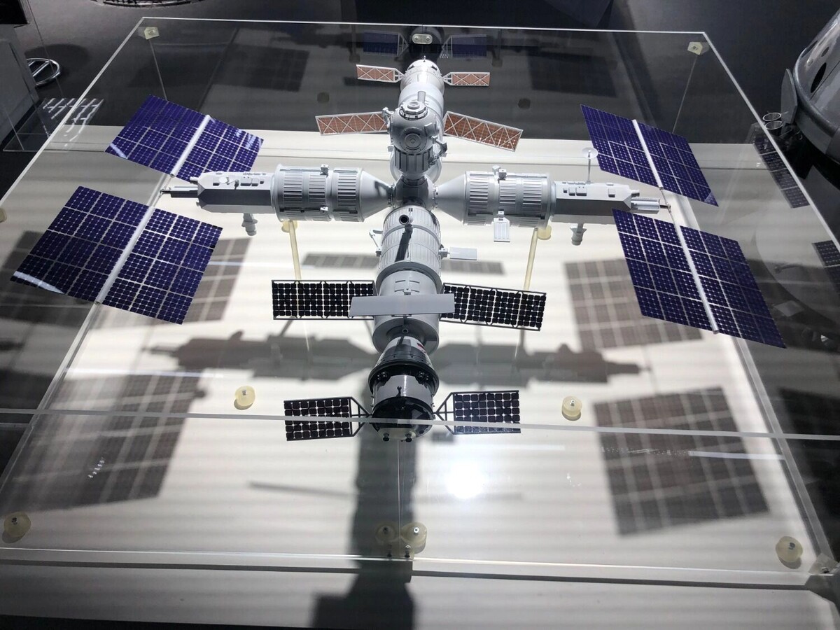 РОС должна была стать орбитальной станцией нового формата. Фото: Роскосмос
