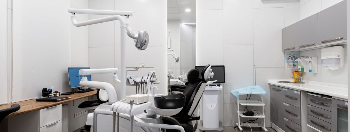 Имплантация зубов в стоматологии Dant. Екатеринбург.