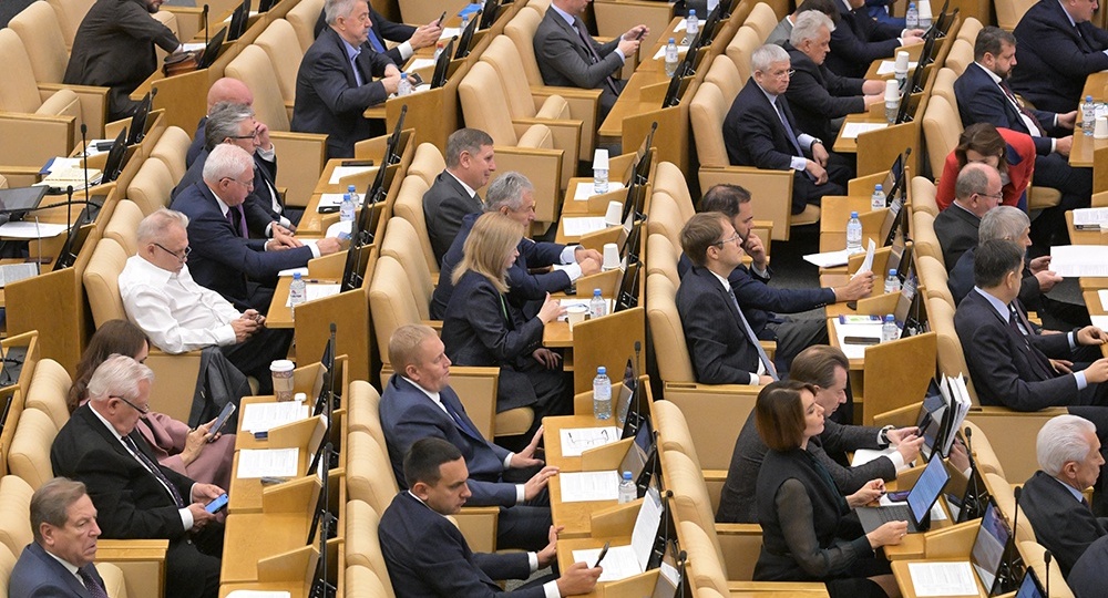 Госдума поднимает ряд штрафов и сборов. Каких сфер касаются новые законы?