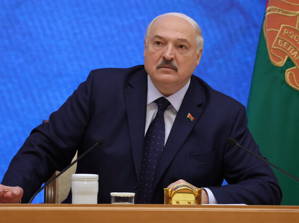 Лукашенко: "Орешник" находится в Беларуси со вчерашнего дня