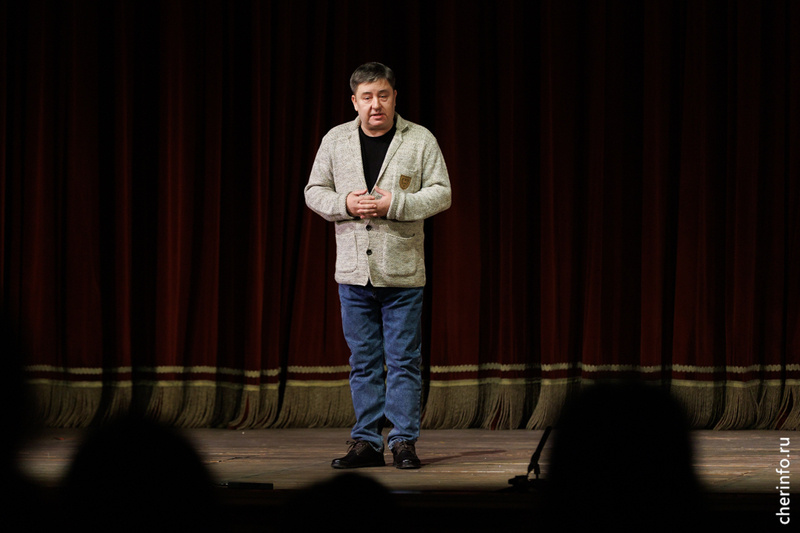    Премьера постановки "Кот в сапогах и другие" прошла 18 декабря. Музыкальный спектакль рассказывает историю