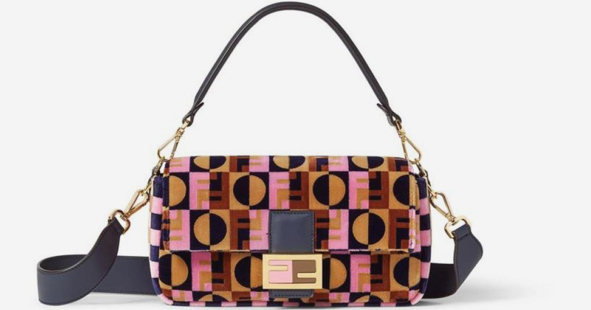    Fendi выпустил коллекцию к премьере пятого сезона «Эмили в Париже» (фото 1)