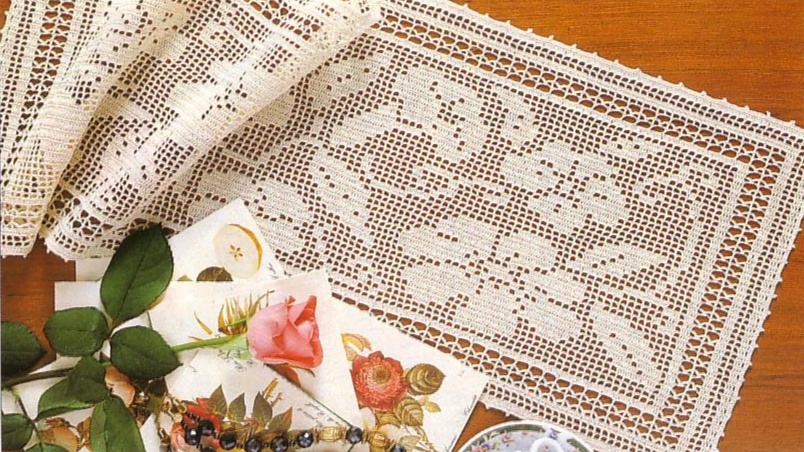 7 салфеток крючком в технике филейного вязания. Множество идей их оформления для создания уюта в доме и приятных подарков близким