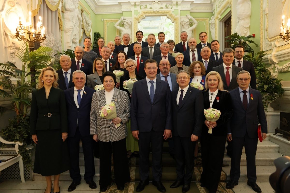    Глеб Никитин вручил награды 33 представителям различных сфер